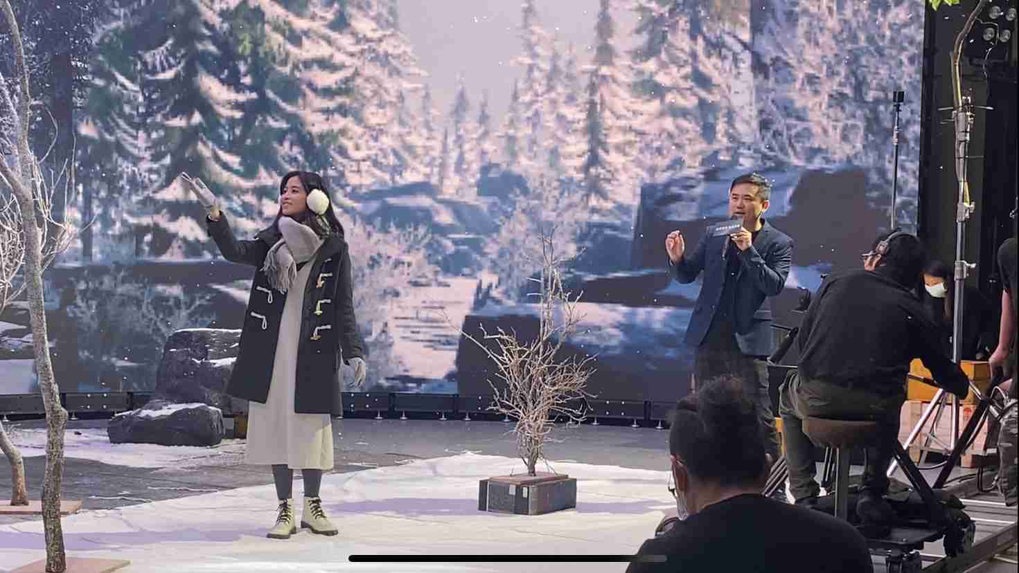 918.COM以ALED先进显屏技术，，与金马奖视觉特效团队“再现影像”携手合作打造LED虚拟摄影棚，，，提供沉浸式表演体验，，并精简拍摄成本与时间